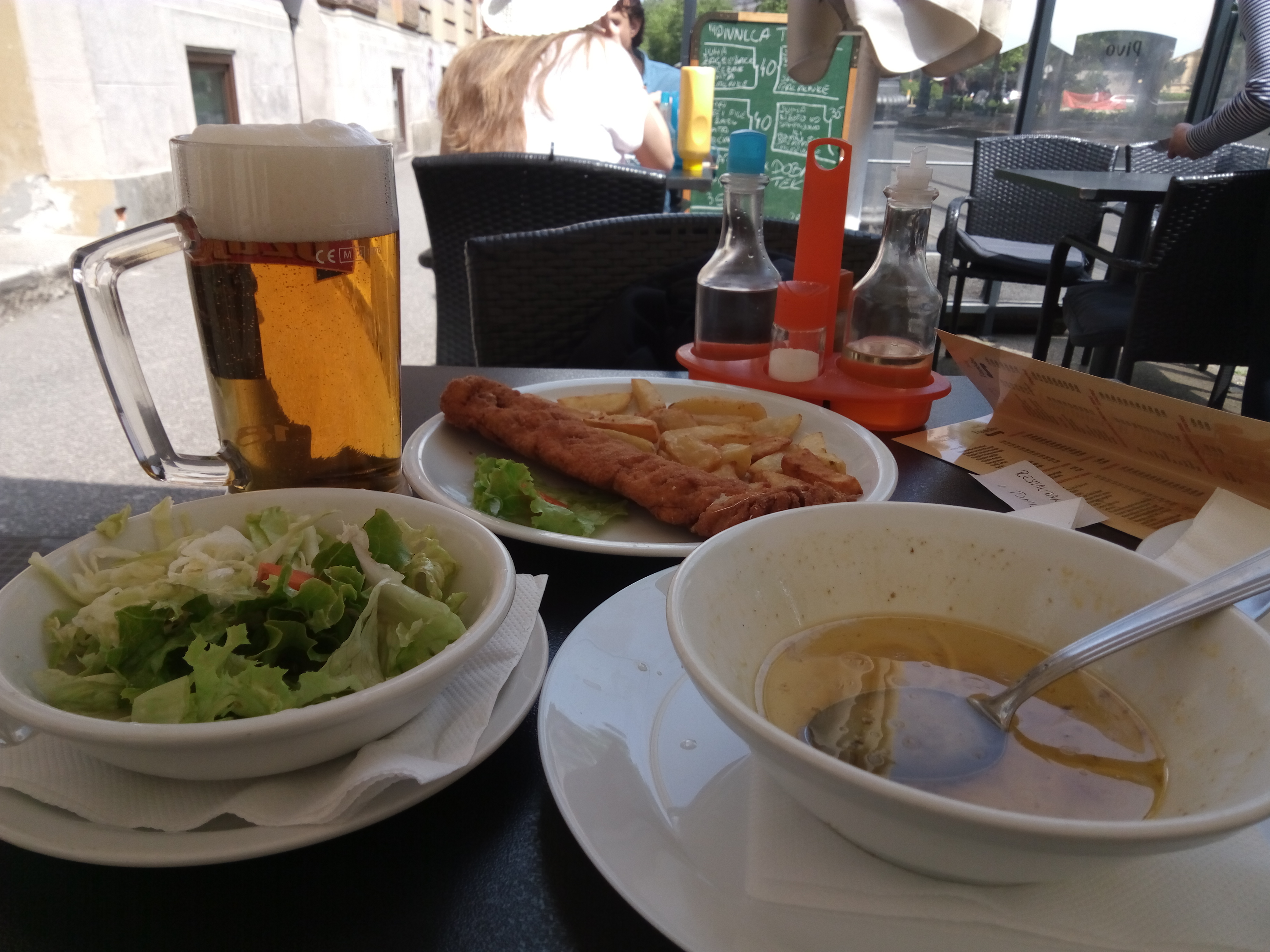 ザグレブ風カツレツとビールのランチ
